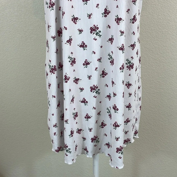 Laura Ashley purple white floral nightgown size large - Picture 3 of 10